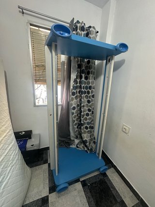 Cama infantil azul con colchón
