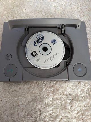 Consola Sony PS1 Gris + FIFA 2000