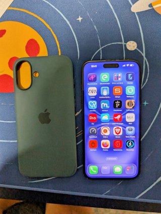iPhone 16 Plus 128 GB y funda original