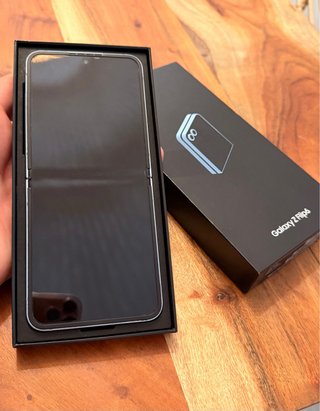 Samsung Galaxy Z Flip 6
