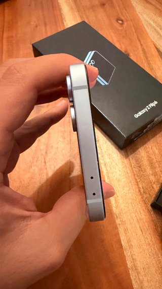 Samsung Galaxy Z Flip 6