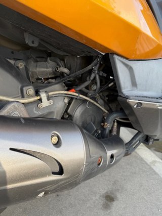Kymco Super Dink 125cc Negra/Dorada