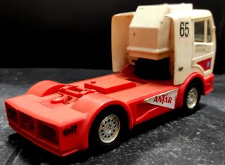 Camión Slot 1/32 Scalextric - Mercedes Benz 65