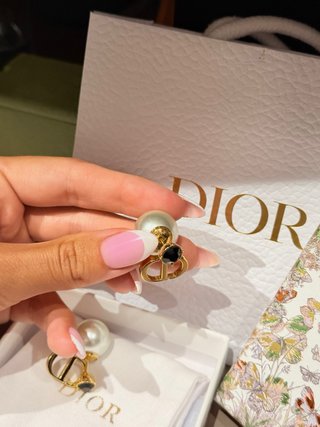 Pendientes Dior Tribales Perla y Negro
