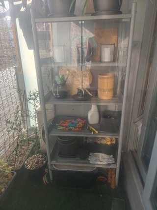 Vitrina Ikea HINDÖ cristal y metal