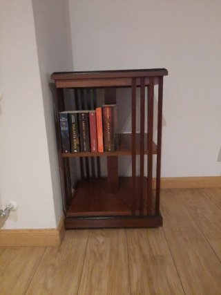 Mesa auxiliar para libros de madera