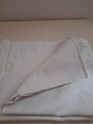 Lenzuolo in 100% cotone ritorto con ricamo