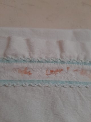 Lenzuolo in 100% cotone ritorto con ricamo