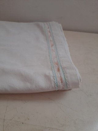 Lenzuolo in 100% cotone ritorto con ricamo