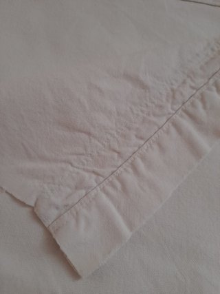 Lenzuolo in 100% cotone ritorto con ricamo