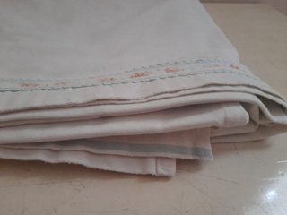 Lenzuolo in 100% cotone ritorto con ricamo