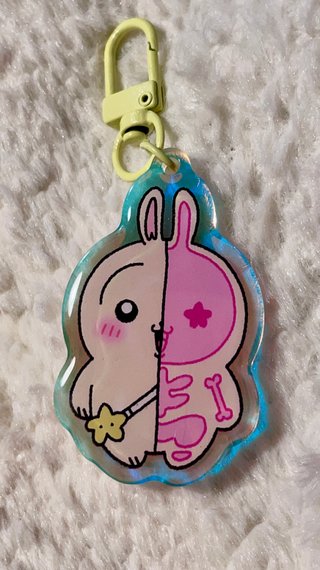 LLaveros Chiikawa huesos (holografico)