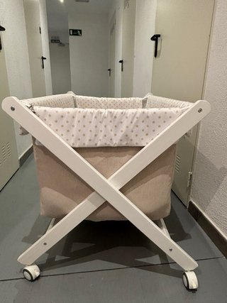 Minicuna plegable con ruedas