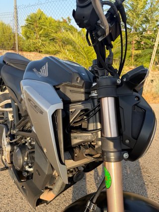 Honda CB125R 2022