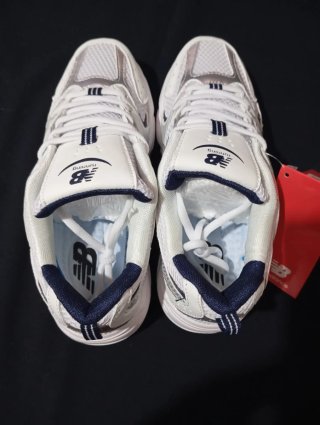 Zapatillas New Balance 530 Plata y Blanco