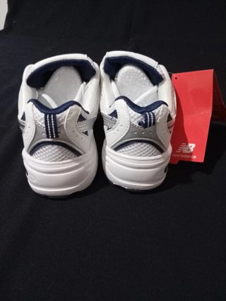 Zapatillas New Balance 530 Plata y Blanco
