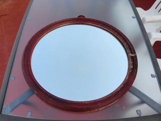 Espejo circular con marco de madera