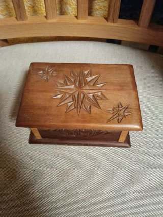 Cajas de madera tallada