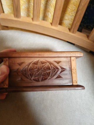 Cajas de madera tallada
