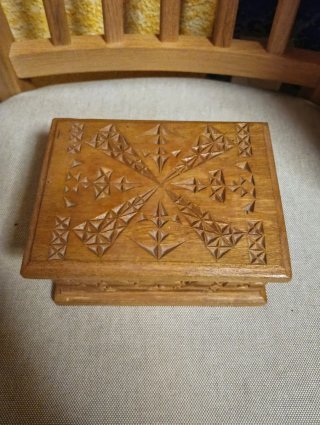 Cajas de madera tallada