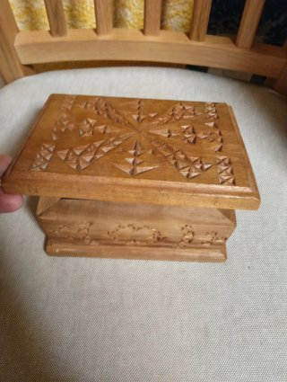 Cajas de madera tallada