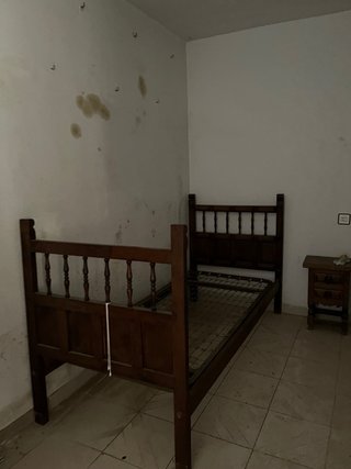 2 camas, 2 mesillas