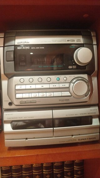 AIWA NSX-AV240, una minicadena de finales de los 9