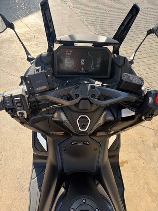 Yamaha TMAX Tech MAX 2022