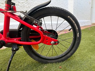 Bicicleta infantil roja 4-5 años