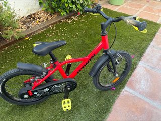 Bicicleta infantil roja 4-5 años