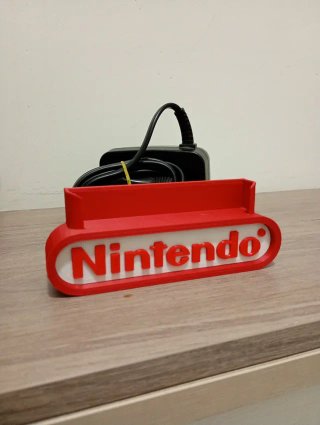 lote Nintendo 64 y soportes expositores (116)