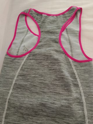 Lote Ropa Deportiva: Leggings y 2 Camisetas