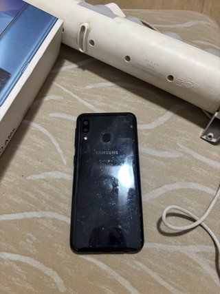 Samsung A20e
