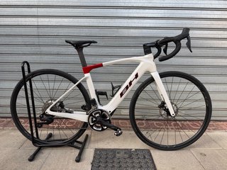 BH IRS1 Carbon 1.4 Talla S, cambio electrónico