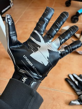 Guantes Fútbol Americano Under Armour talla S