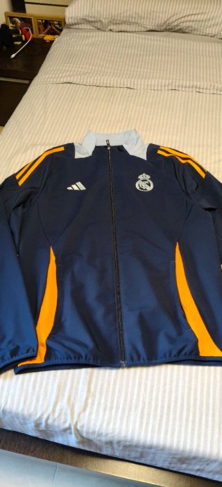 Chaqueta Real Madrid Adidas Talla M.