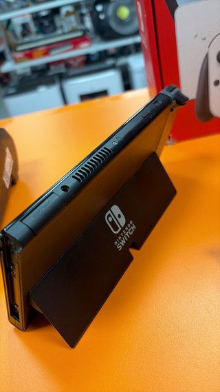 Nintendo Switch OLED con scatola e accessori