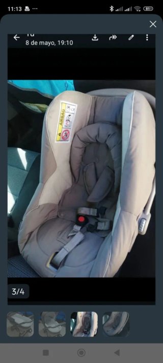 Carrito de bebé gris y blanco