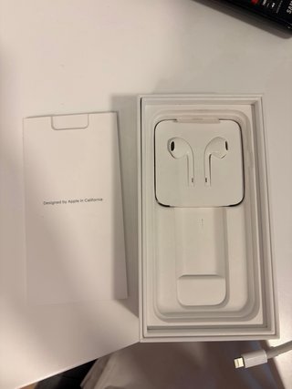 iPhone SE 2020 Negro 128GB (con caja y accesorios)