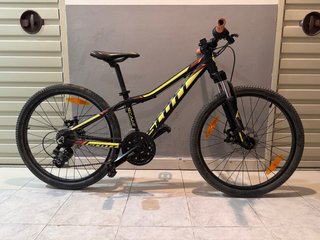 Bicicleta Scott Scale 24 Negra y Amarilla