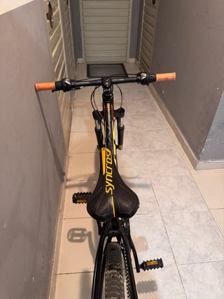 Bicicleta Scott Scale 24 Negra y Amarilla