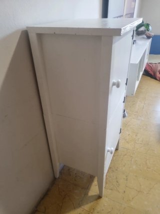 Armario blanco de madera