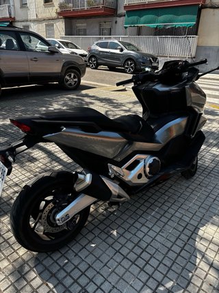 Honda Forza 750 Negra/Gris