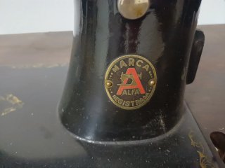 Máquina de coser Alfa Eibar años 40-50