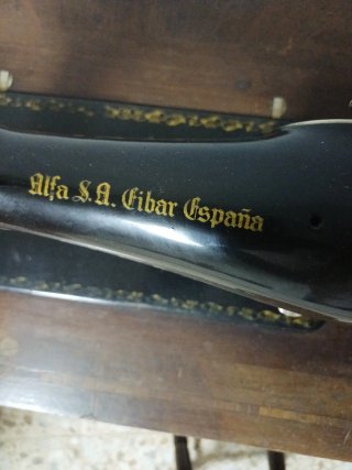 Máquina de coser Alfa Eibar años 40-50
