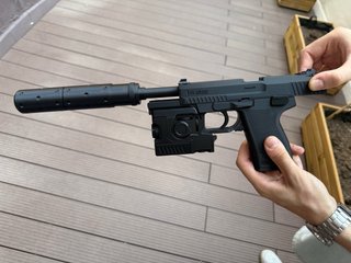 Réplica Pistola Snake Metal Gear Solid
