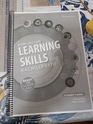 Libro encuadernado inglés. 1° bachillerato