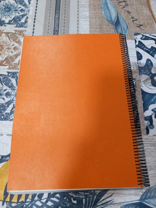 Libro encuadernado inglés. 1° bachillerato