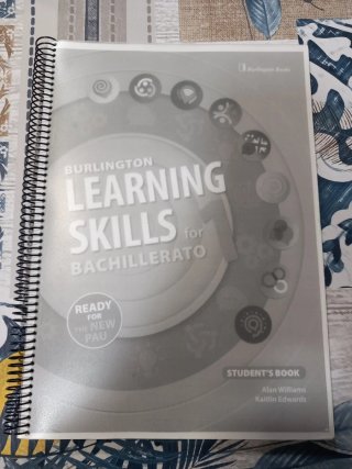 Libro encuadernado inglés. 1° bachillerato
