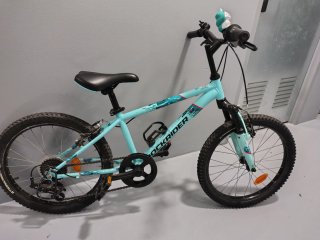 Bici infantil Decathlon ST 500, 20 pulgadas, azul.
